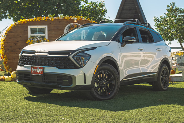 3/4 profile view of a Used Kia SUV