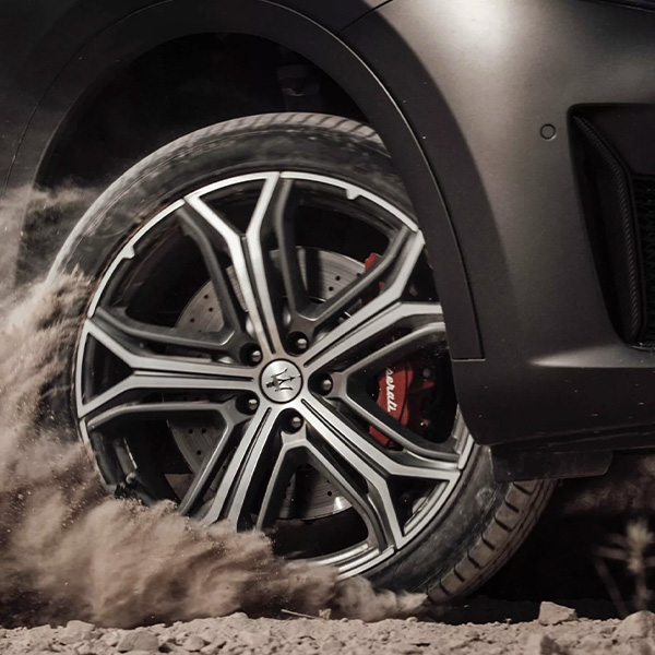 2025 Maserati Levante Rim view