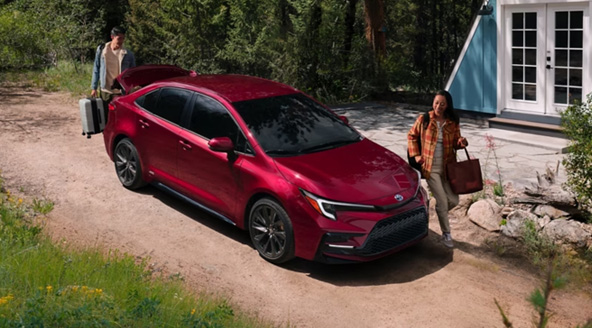 Hybrid SE AWD shown in Ruby Flare Pearl. Extra-cost color.