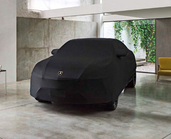 Lamborghini Urus Under protective cover