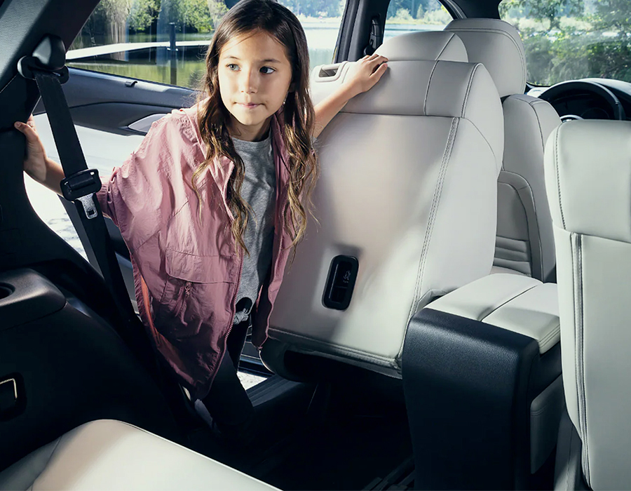 Used Mazda CX-9 interior